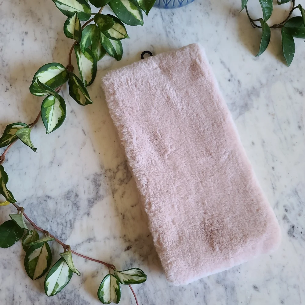 NWT Banana Republic Factory Blush Pink Imitation Fur Circle Scarf Cowl